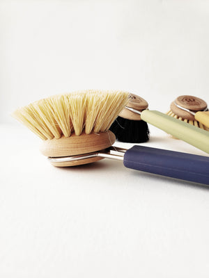 Dish Brush — Silicone + Natural Bristle Head