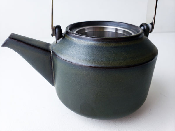Kinto Cast Tea Pot — Black